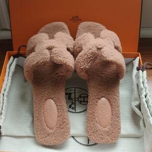 Hermes rose aube oran woolskin sandal size 38.5